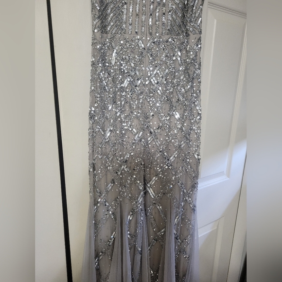 Adrianna Papell Formal Gown/Dress, Platinum Grey, sz 4 - Picture 6 of 12